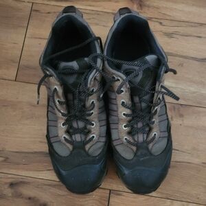 Men's Black and Brown Hiking Shoes Oboz